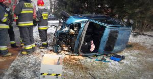 Wypadek w Kaniowie na Batalionw Chopskich. Kierowca Fiata w szpitalu