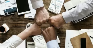 Jakie s korzyci dla pracownikw i pracodawcw z ukoczenia szkole z bada nieniszczcych TUV w Katowicach?