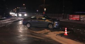 [ZDJCIA] Poranne zderzenie dwch samochodw na ulicy Wglowej
