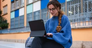 Kursy kwalifikacyjne online - Twoja szansa na nowy zawd bez wychodzenia z domu