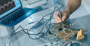 Jak poradzi sobie z usterk sprztu elektronicznego?