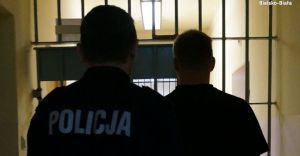 Policyjne zatrzymania. Za jednym z czechowiczan wydano list goczy