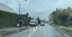 Interwencja na ul. Barlickiego. Rowerzystka wpada w dziur
