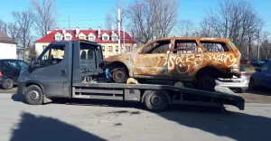 [FOTO] Wraki osobwek w kocu znikny z ulicy Dworcowej