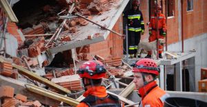 [WIDEO, FOTO] Na osiedlu w Bielsku zawali si blok! Bya eksplozja