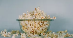 Jak przygotowa domowy popcorn?