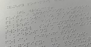 UM przygotowa poradnik segregacji odpadw w alfabecie Braille?a