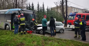 [FOTO] Czowka z autobusem PKM na ulicy Zamkowej