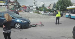 [ZDJCIA] Potrcenie rowerzysty na Rondzie Solidarnoci