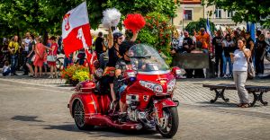 [WIDEO, FOTO] Zlot motocyklistw ze wiata i parady na rynku w Pszczynie