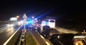 [ZDJCIA] Zderzenie trzech aut na DK-1, pi osb rannych