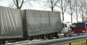 3 osoby ranne w wypadku na DK-1
