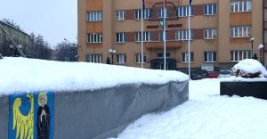 Opady deszczu i niegu, lisko na drogach. Apelujemy o ostrono