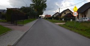 Kierujcy biaym BMW potrci rowerzystk i odjecha z miejsca zdarzenia
