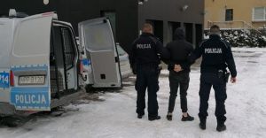 22-latek zatrzymany za kradzie rozbjnicz w supermarkecie