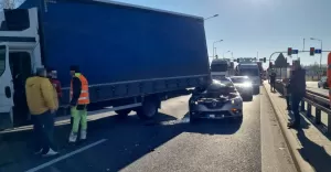 [FOTO] Zderzenie osobwki z samochodem dostawczym na DK-1