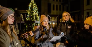 [FOTO] "Jak panu nie wstyd, panie Pindel?" Protest pod bielsk kuri
