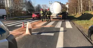 [FOTO] Kraksa ciarwki i osobwki na DK-1. Jedna osoba ranna!