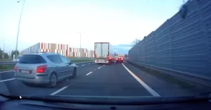 [WIDEO] Niebezpieczny martwy punkt w lusterku