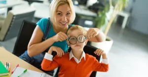 Chcesz pracowa z dziemi o specjalnych potrzebach? Sprawd, czym zajmuje si oligofrenopedagog