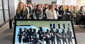 [FOTO] Policjanci pokazali im tajniki swojej pracy. Bd nowi  mundurowi?