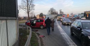 [ZDJCIA] Na DK-1 zderzyy si Ford Focus i Fiat Panda. S utrudnienia