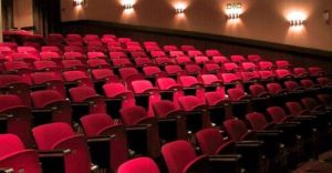 Harmonogram agodzenia obostrze: kina i teatry ju otwarte