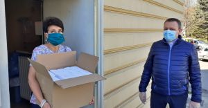 Maseczki od Caritas dla bielskiego Szpitala Pediatrycznego