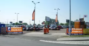 Parking przy lotnisku - jakie czynniki warto wzi przy uwag?