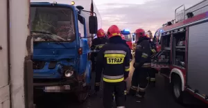 [FOTO] Poranne zderzenie ciarwek na DK-1 w Czechowicach-Dziedzicach