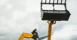 adowarka teleskopowa wynajem - czy warto?