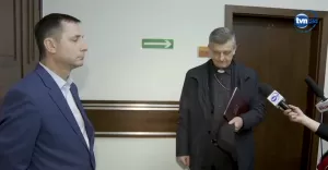 Biskup Pindel przed sdem. Zeznawa w sprawie molestowania ministranta