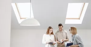 Home office na poddaszu. O pracy biurowej w domowych warunkach sw kilka
