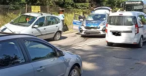 Radiowz uderzy w autobus i osobwk. Ukarano policjanta