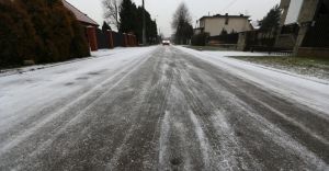 Kierowcy uwaajcie! Meteorolodzy ostrzegaj przed oblodzeniem