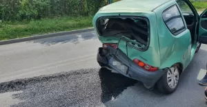 [FOTO] Kraksa na Kotuliskiego. Seicento zoyo si jak puszka