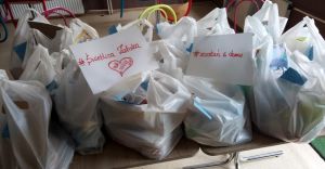 Pomimo zamknicia "Zatoka" dostarcza paczki potrzebujcym