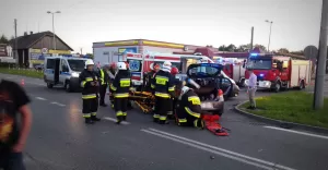[ZDJCIA] Grone zderzenie dwch samochodw w Kaniowie