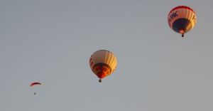 Balony latay nad Ligot