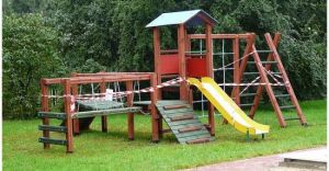 Powstaje plac zabaw przy przedszkolu