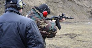 Twj pierwszy raz na strzelnicy. Co warto wiedzie?