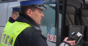 Policyjne kontrole autokarw w czasie wakacji
