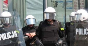 ''Bili mnie policjanci'' - bdzie skarga