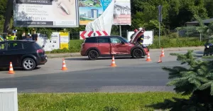 Zderzenie dwch osobwek na newralgicznym skrzyowaniu