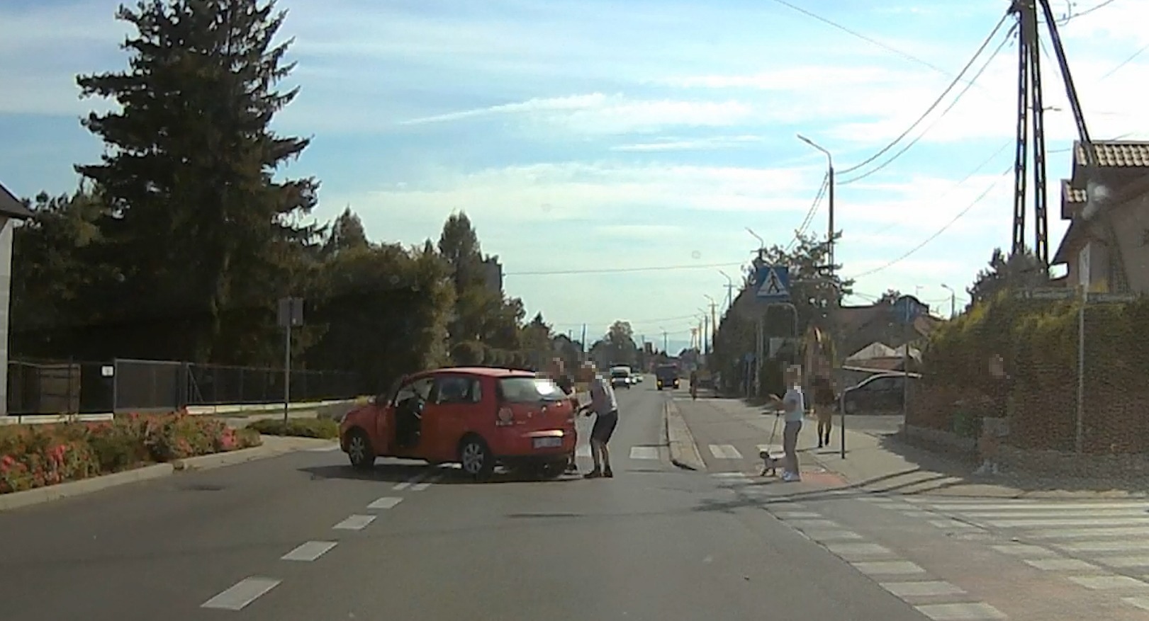 [FOTO, WIDEO] Potrącenie na Traugutta. Moment wypadku nagrany przez świadka