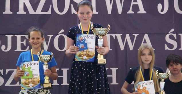 Szachistki LKS Strażak z Zabrzega na medal
