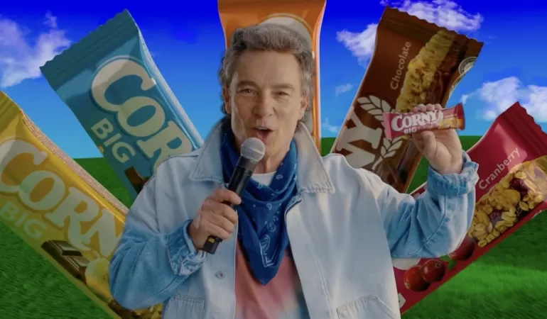 Stachursky w reklamie batonów. Przerobił swój znany przebój