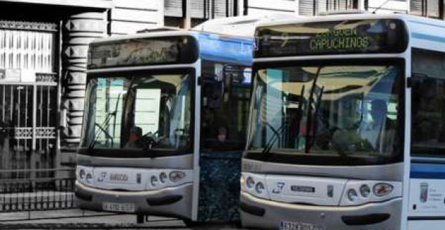 Kontrole autokarów i pilotów