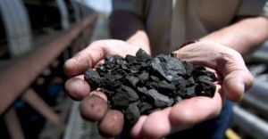 Samorząd deklaruje pomoc w dystrybucji węgla. Czeka na przepisy