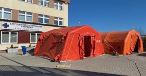 Specjalne namioty do selekcjonowania pacjentów z koronawirusem